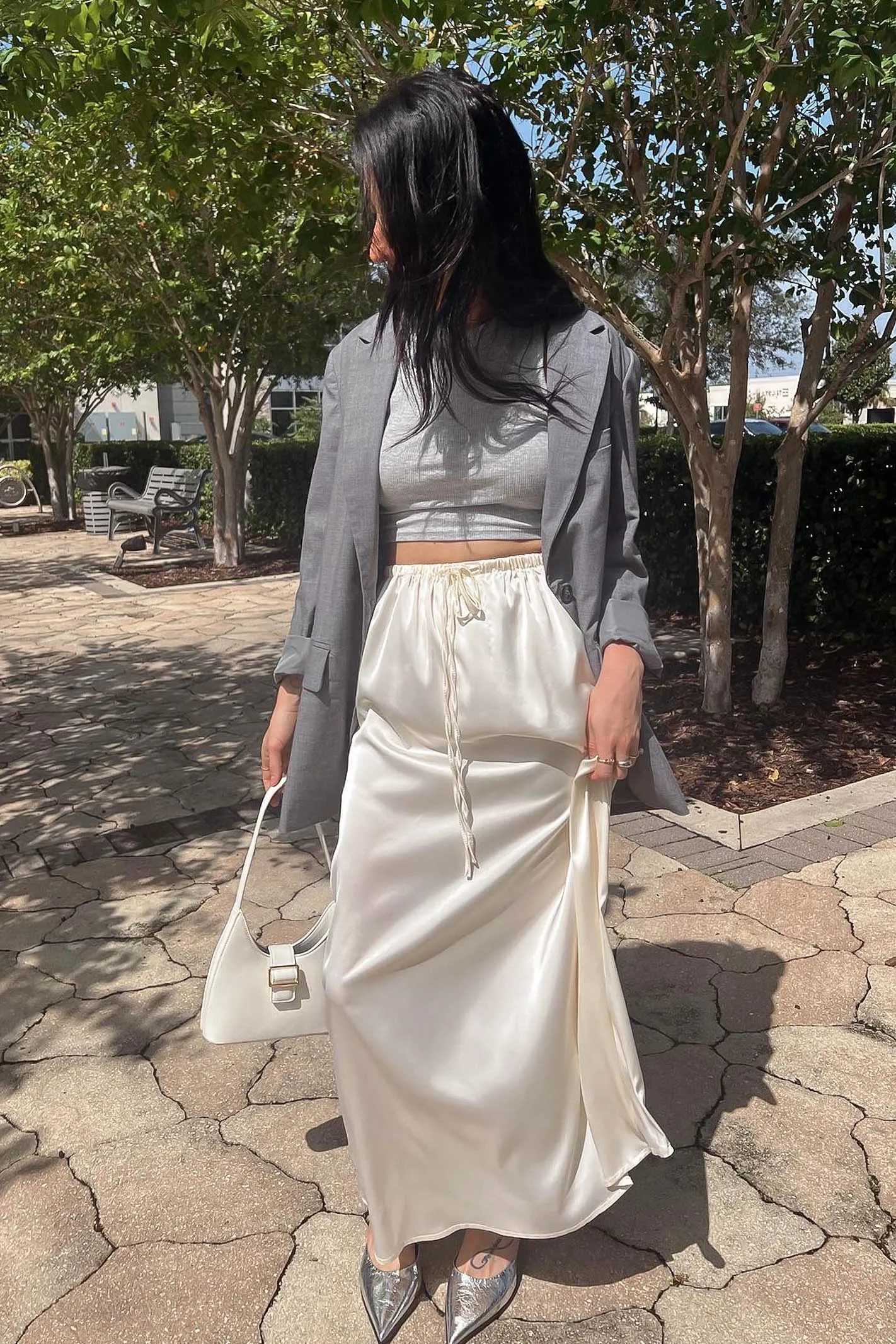 BEVERLY SILKY SKIRT / BEIGE