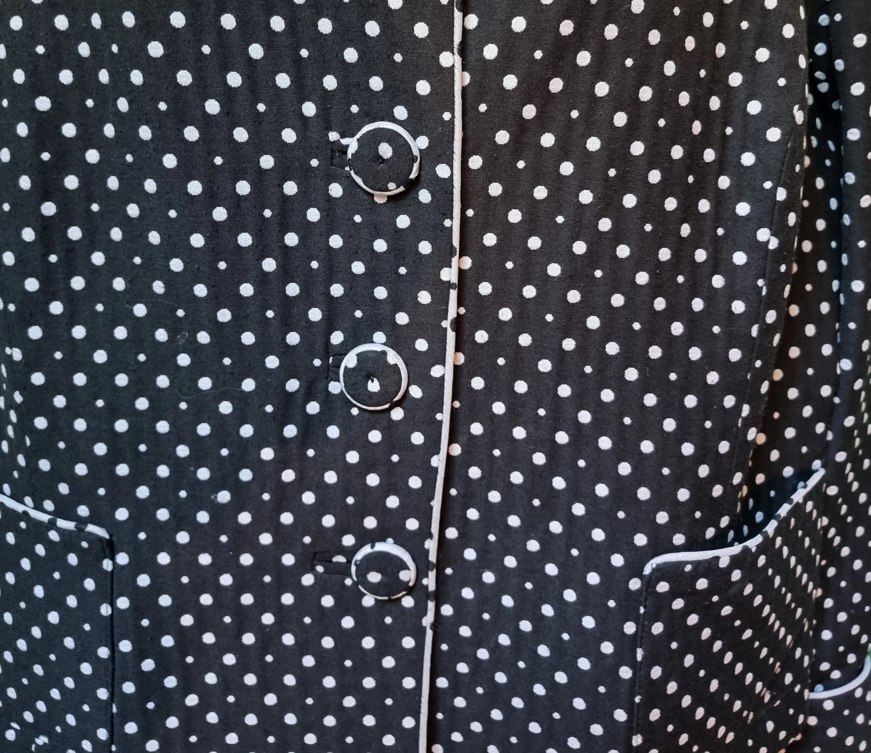 Caroline Charles Vintage Black & White Polka Dot Suit UK 16/18 US 12/14 EU 44/46