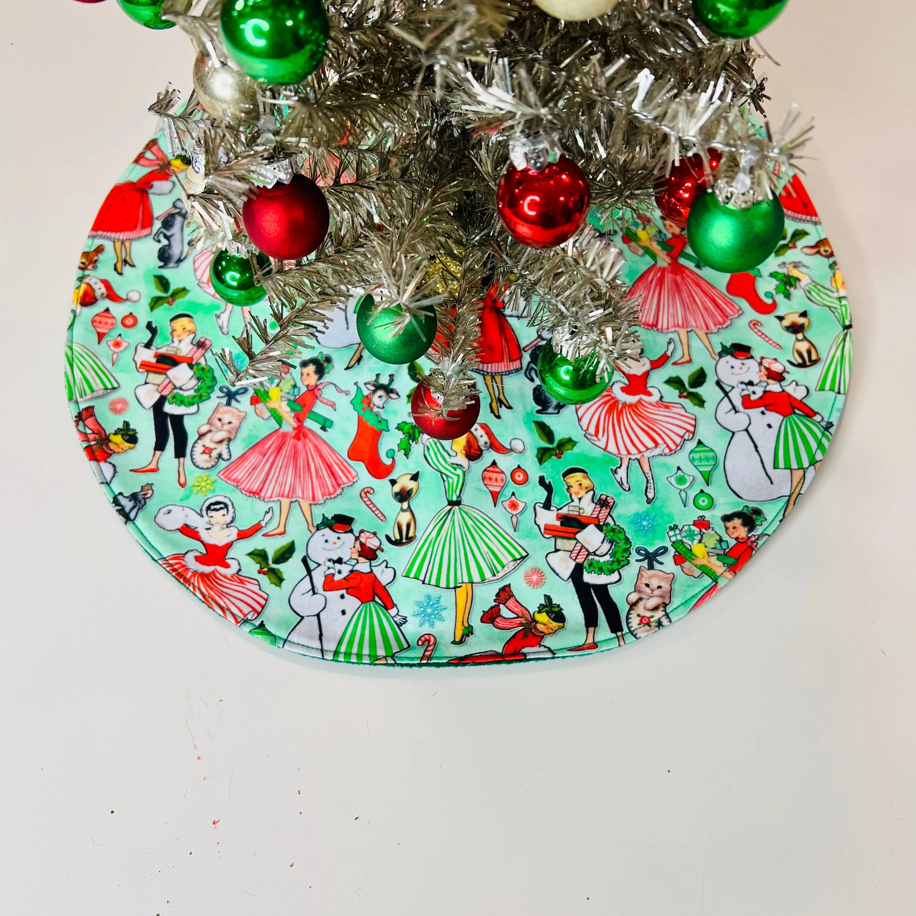 Exclusive Retro Christmas Print 14" Mini Tree Skirt