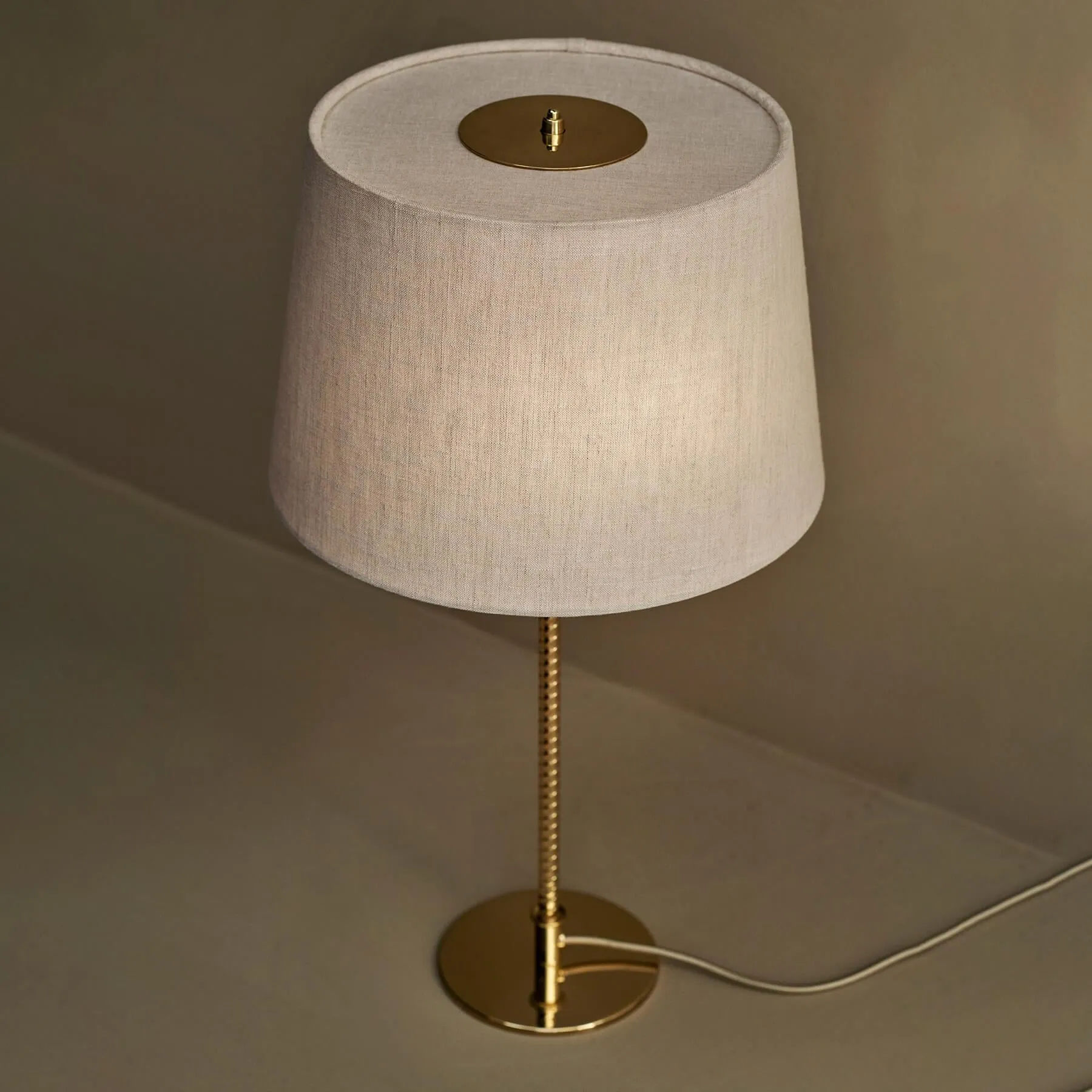 GUBI Tynell 9205 Table Lamp