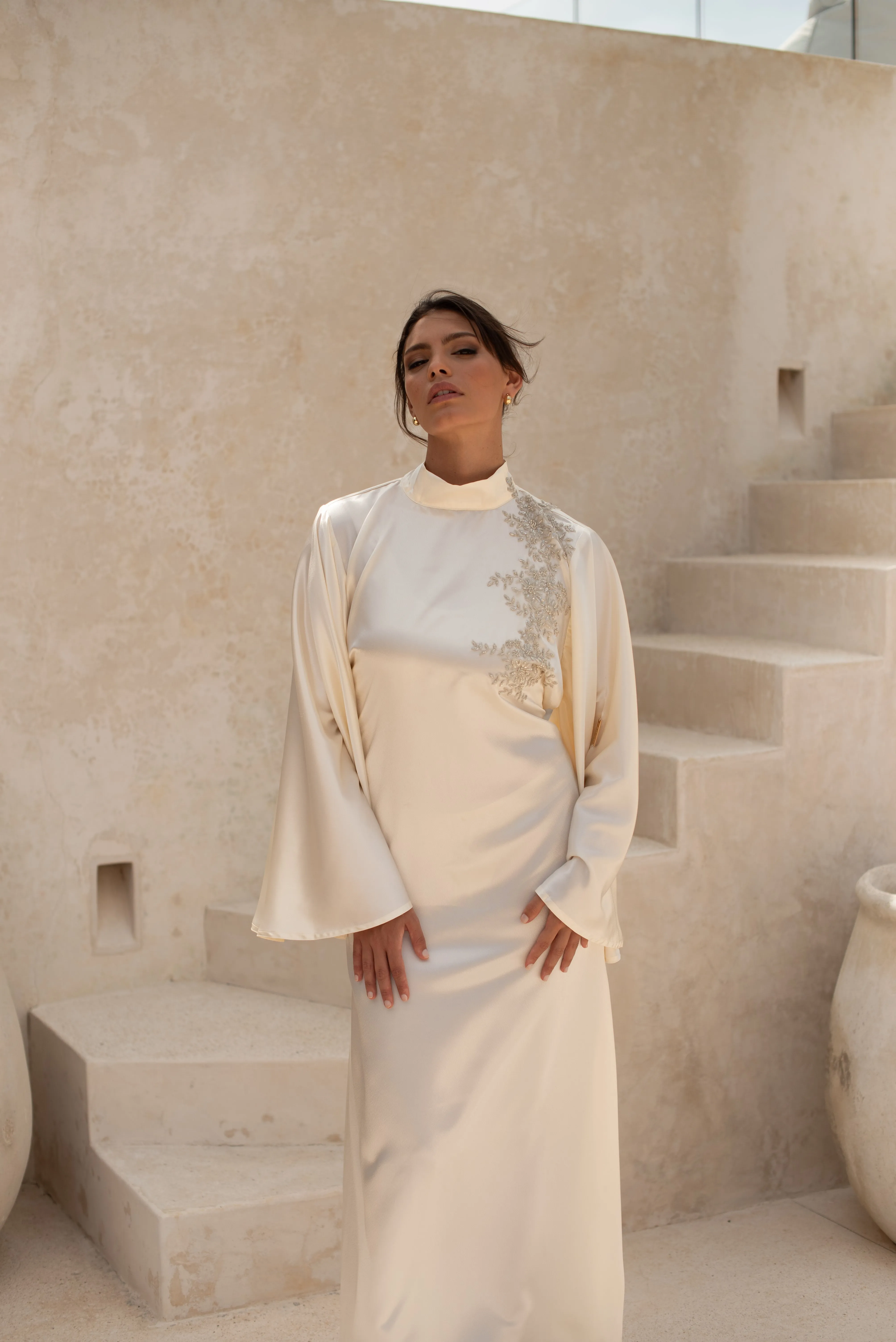 Ivory Breeze Abaya