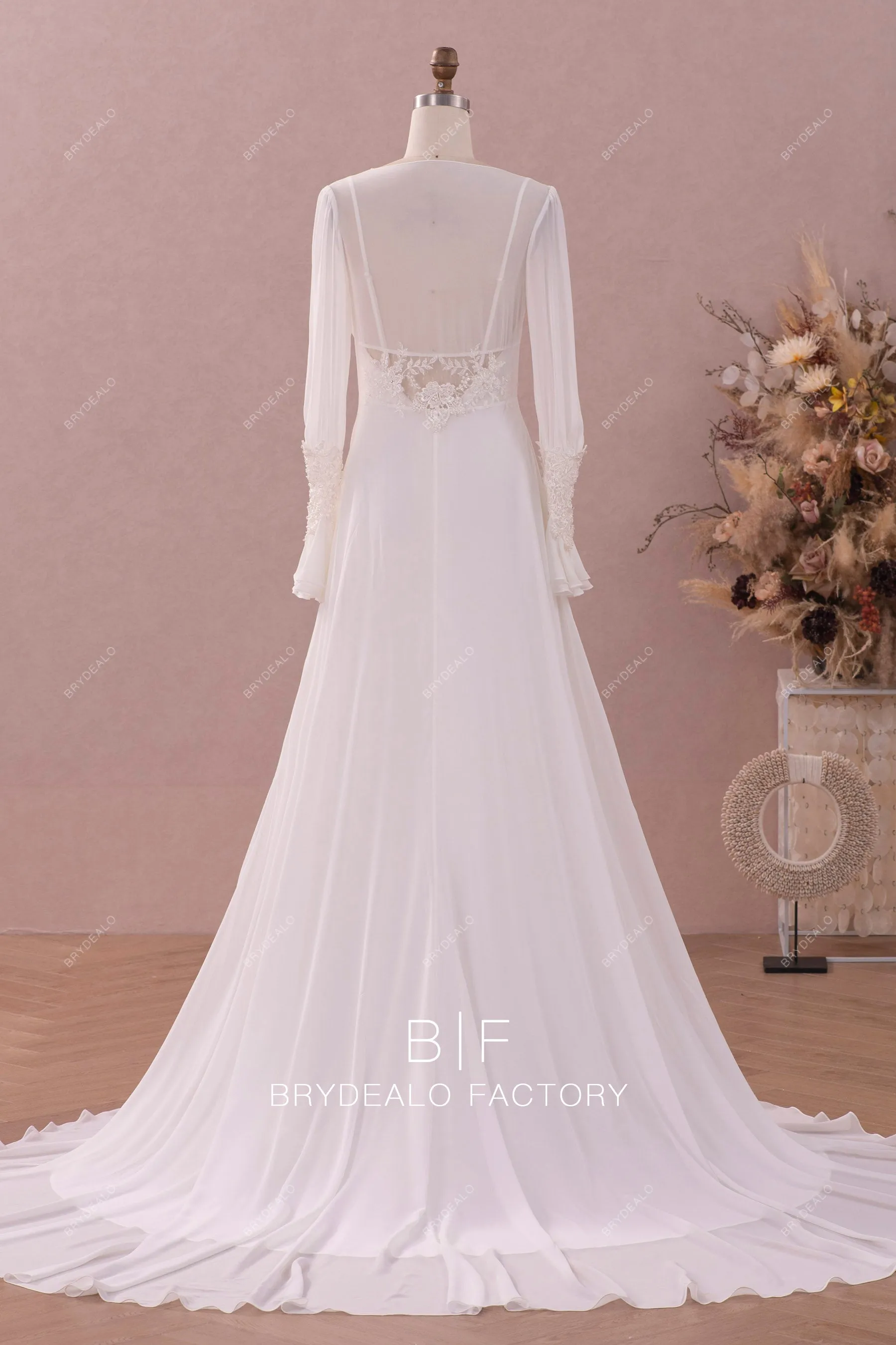 Vintage Beaded Lace Chiffon Robe Satin A-line Wedding Dress