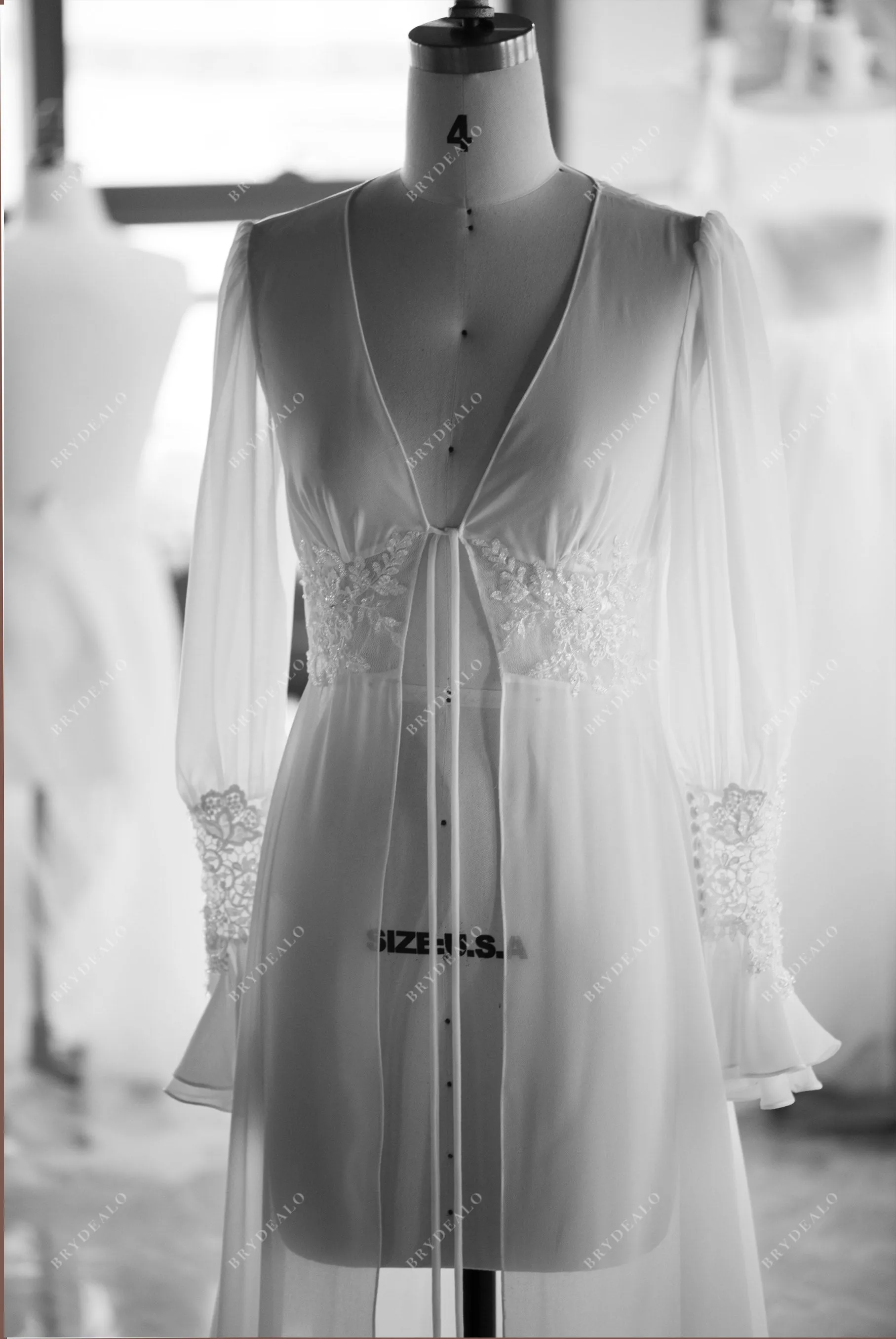 Vintage Beaded Lace Chiffon Robe Satin A-line Wedding Dress