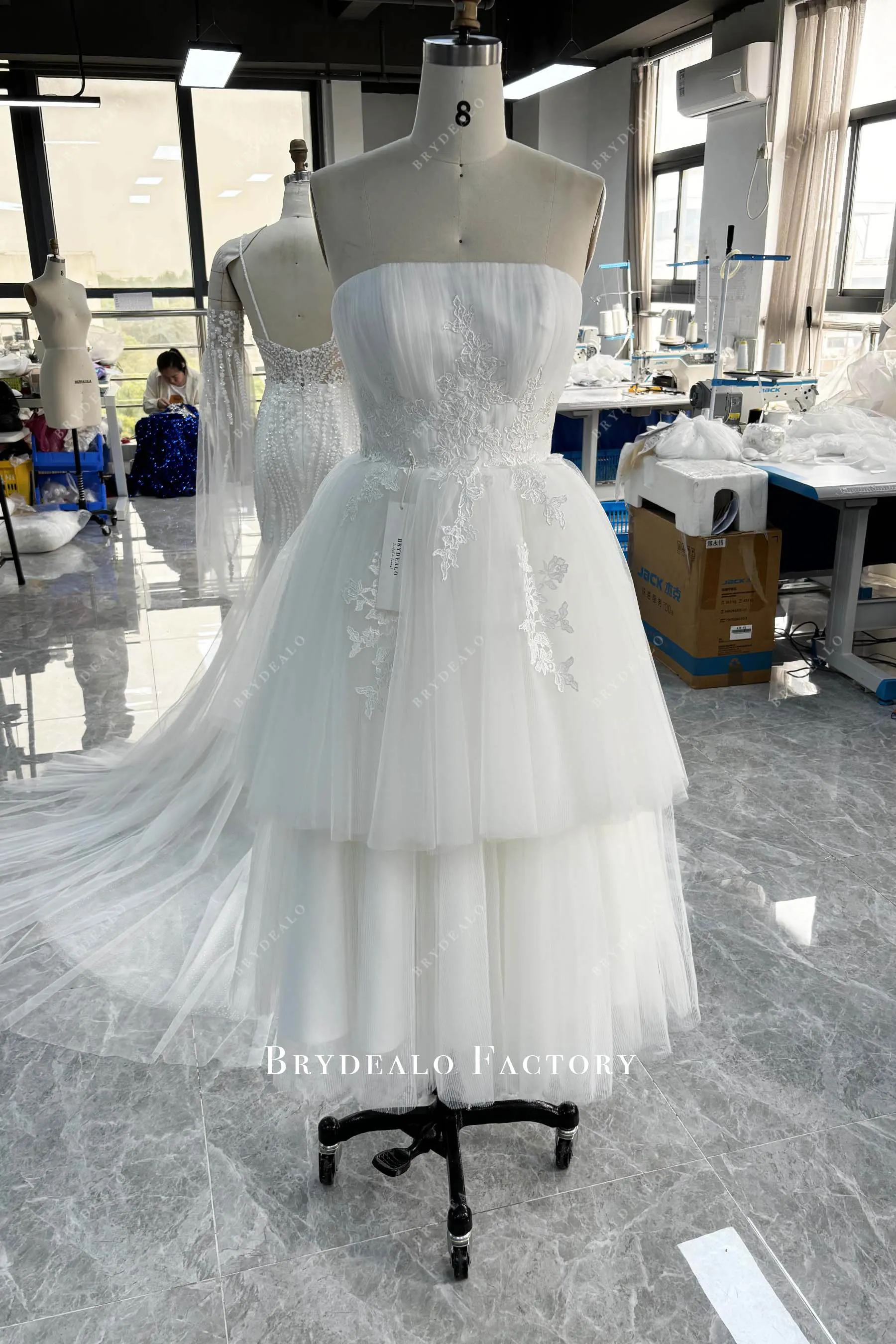 White Strapless Tulle Short City Wedding Dress