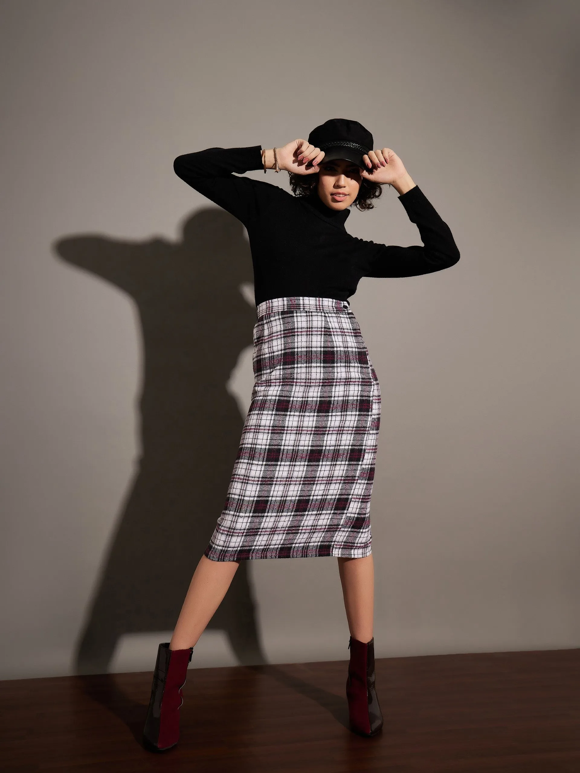 Women White Yarn dyed Check Pencil Skirt