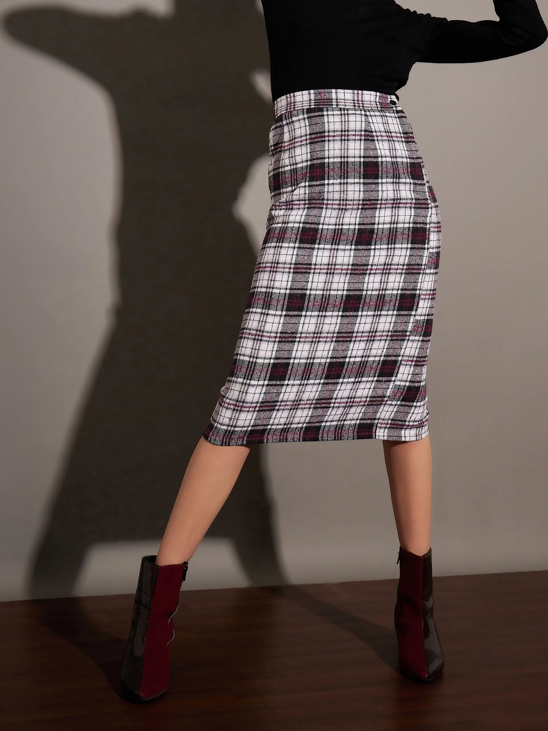 Women White Yarn dyed Check Pencil Skirt